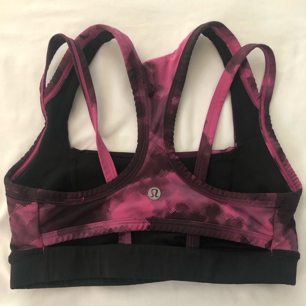 EUC Lululemon sports bra size 4 (small)